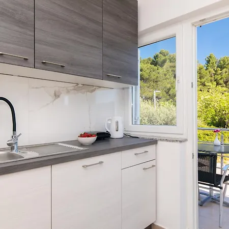 Apartman Sara *